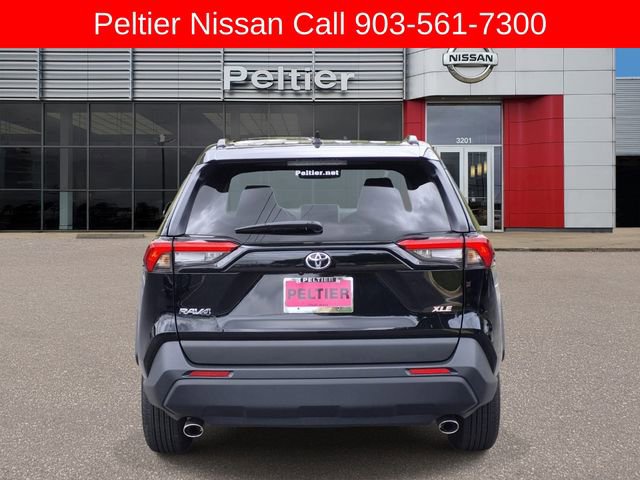 Used 2024 Toyota RAV4 XLE FWD image 5