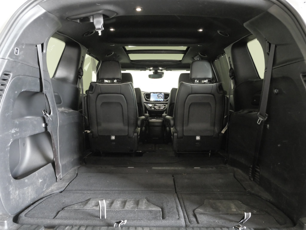 Used 2024 Chrysler Pacifica Limited w/ S Appearance Package FWD image 30