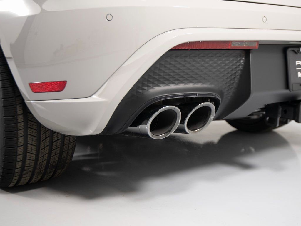 New 2026 Porsche Macan GTS image 15