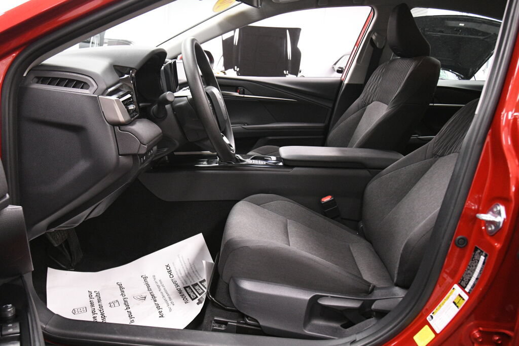 Used 2026 Toyota Camry LE FWD image 10