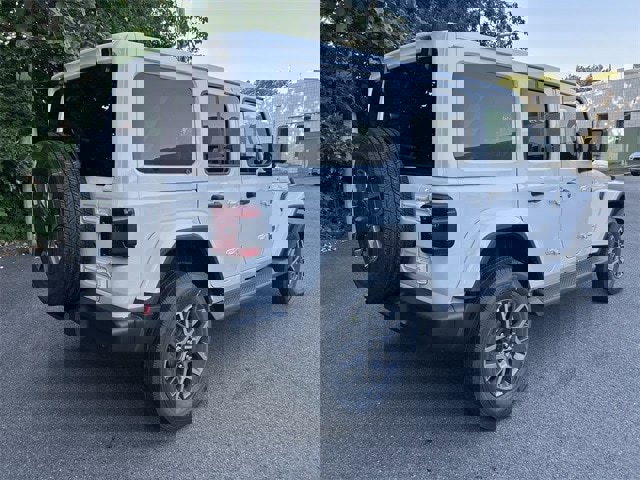 New 2025 Jeep Wrangler Unlimited Sahara image 8