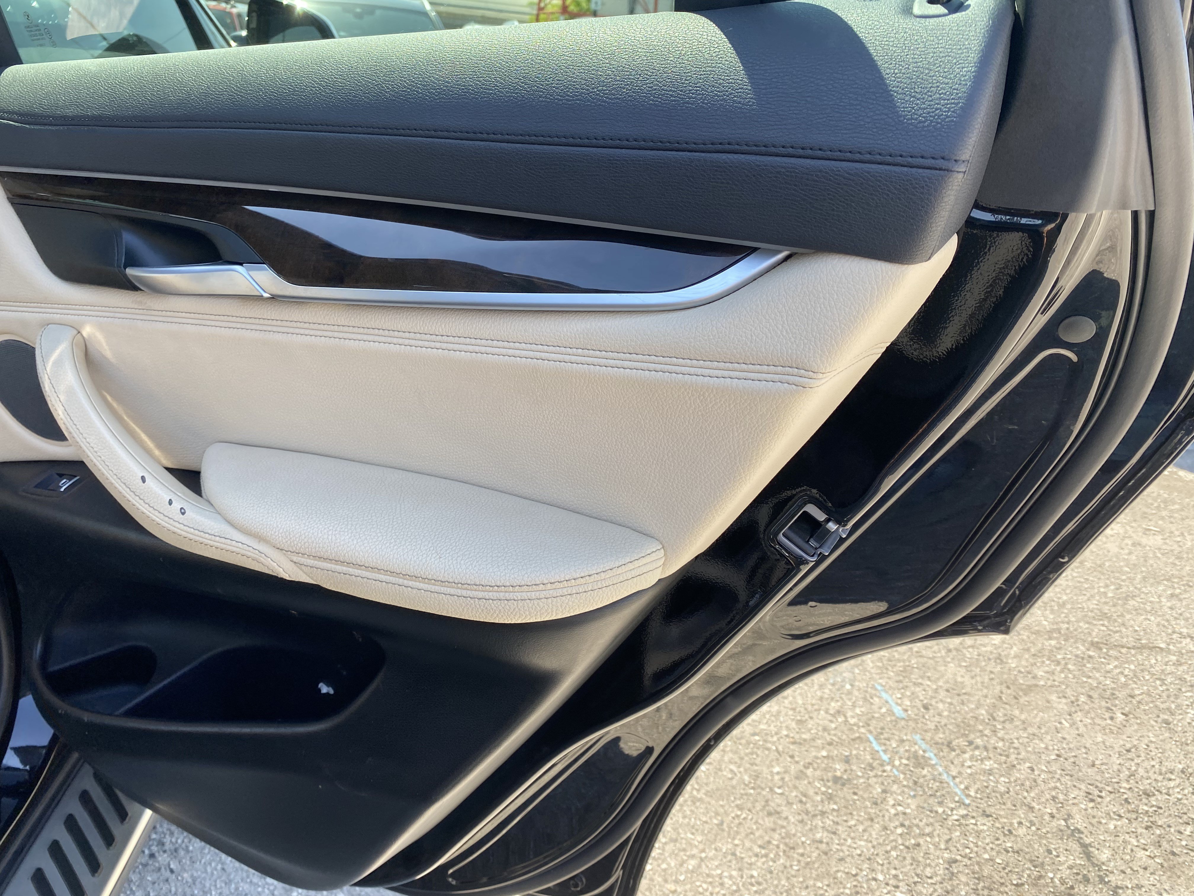 Used 2018 BMW X6 sDrive35i RWD image 23