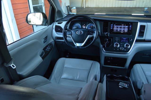 Used 2015 Toyota Sienna XLE Premium AWD/4WD image 58
