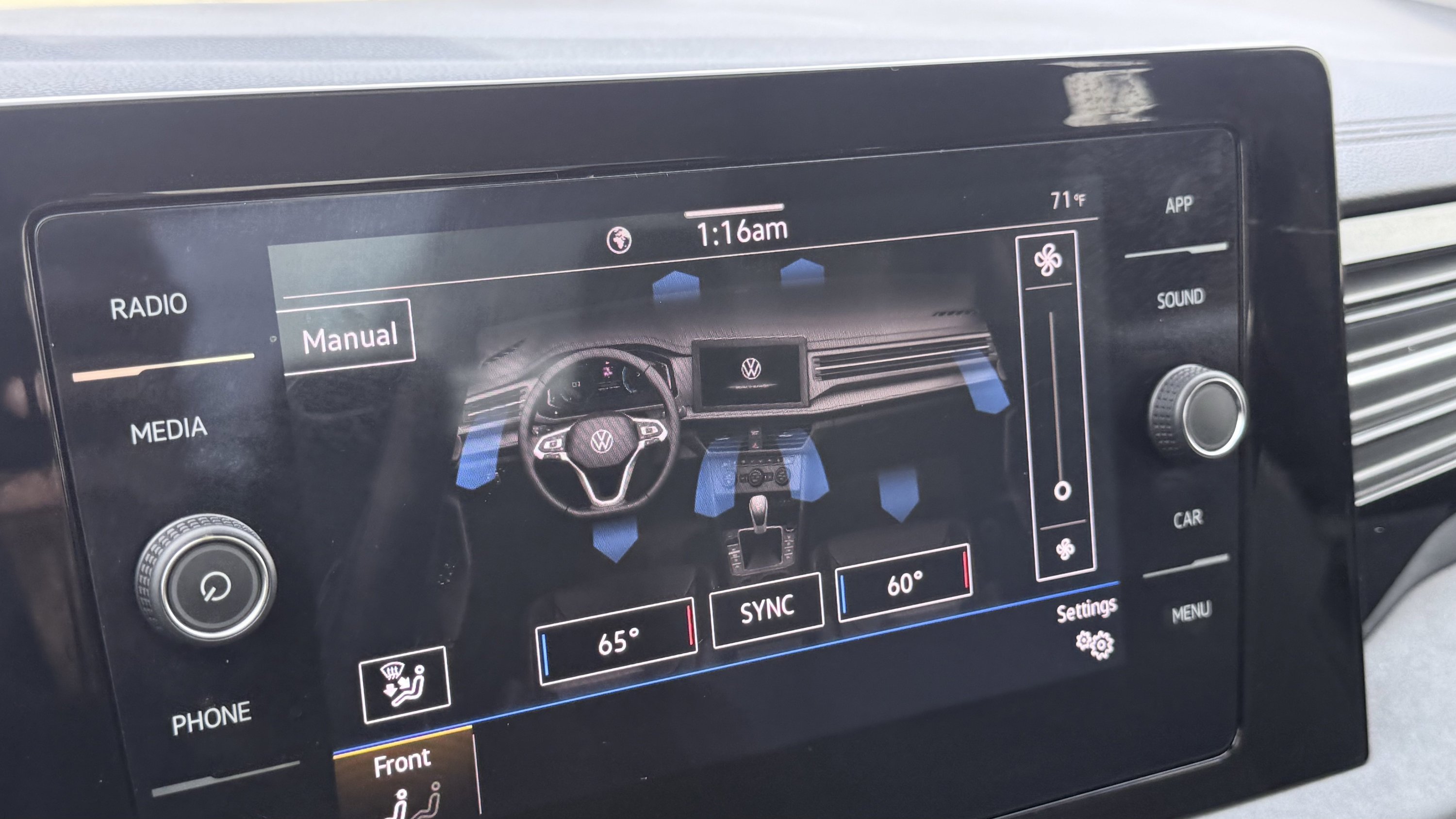 Used 2025 Volkswagen Jetta SE FWD image 60