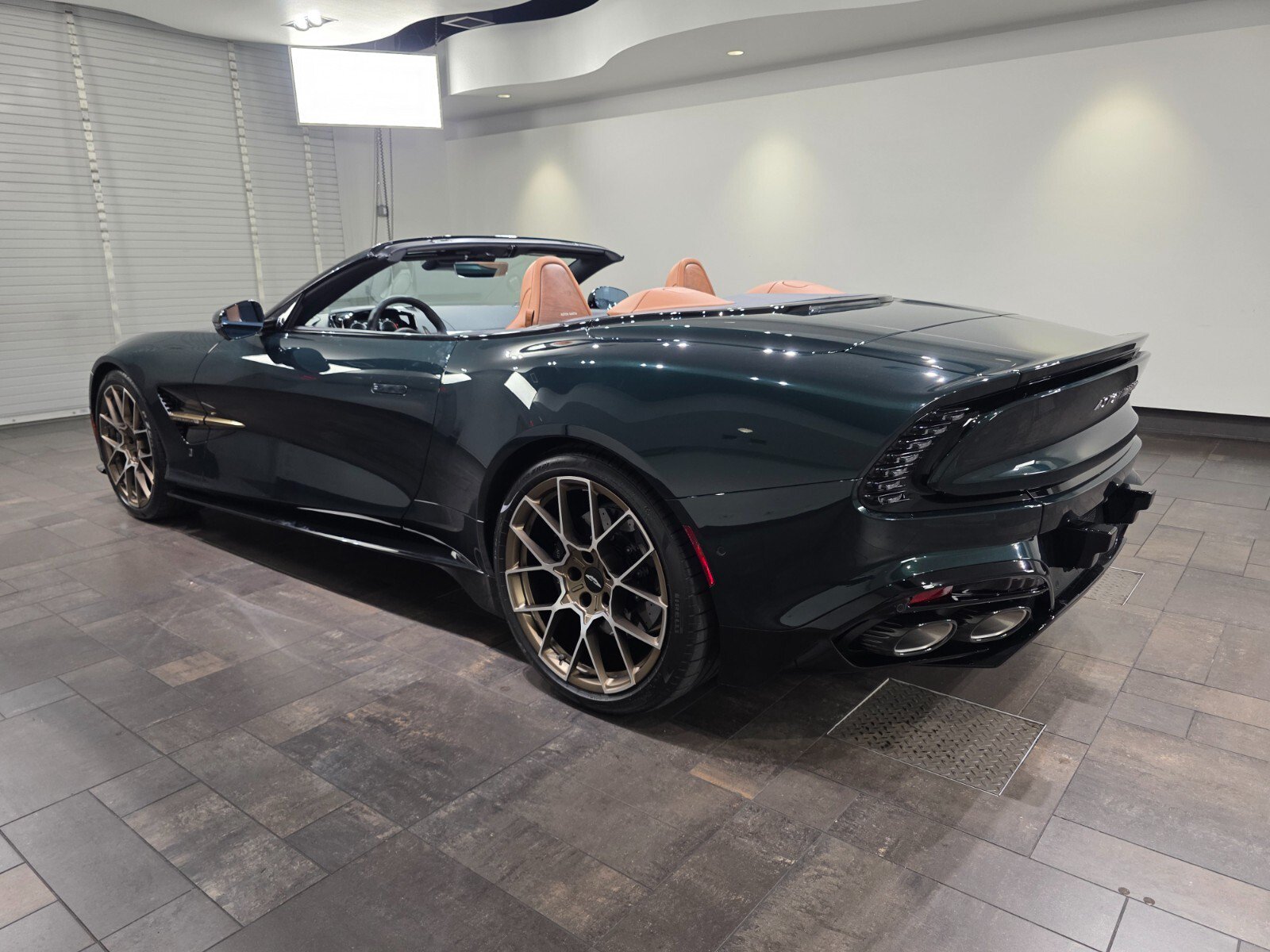 Used 2026 Aston Martin Vanquish 60th Anniversary Edition RWD image 2