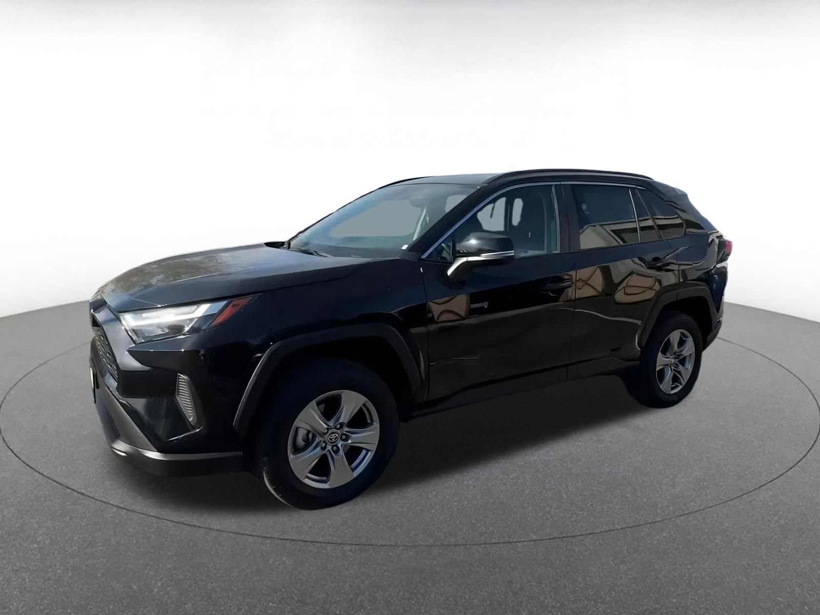 Used 2025 Toyota RAV4 XLE image 8