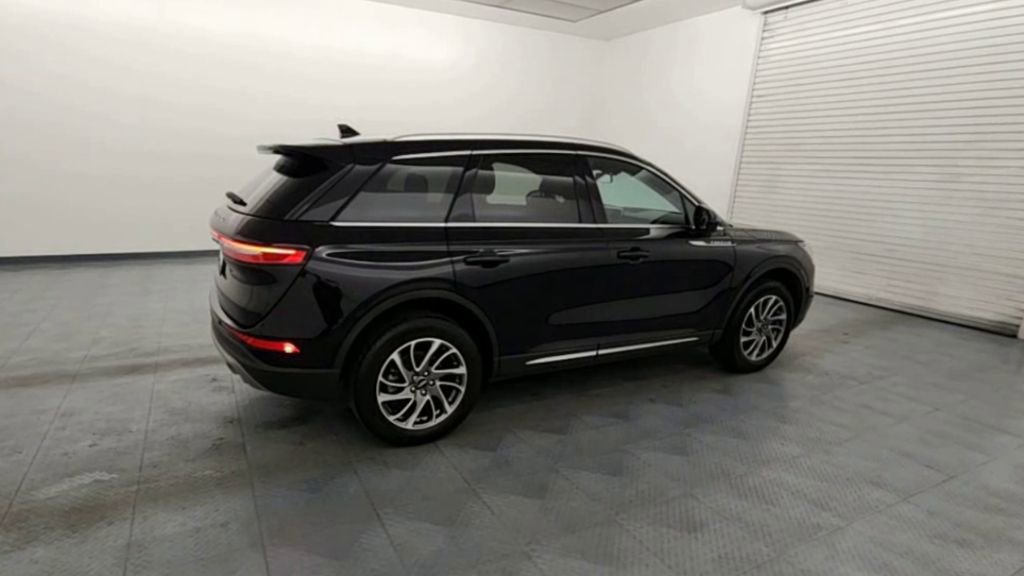 Used 2022 Lincoln Corsair AWD w/ Equipment Group 101A image 8