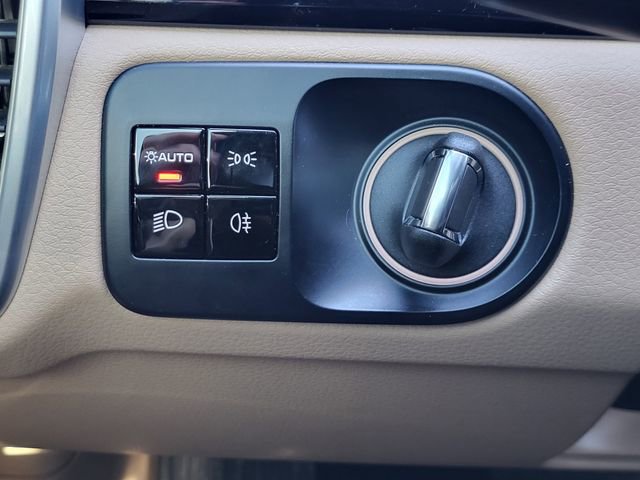 Used 2020 Porsche Cayenne image 12