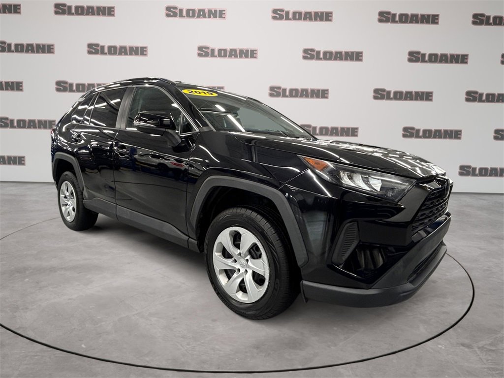Used 2019 Toyota RAV4 LE image 7