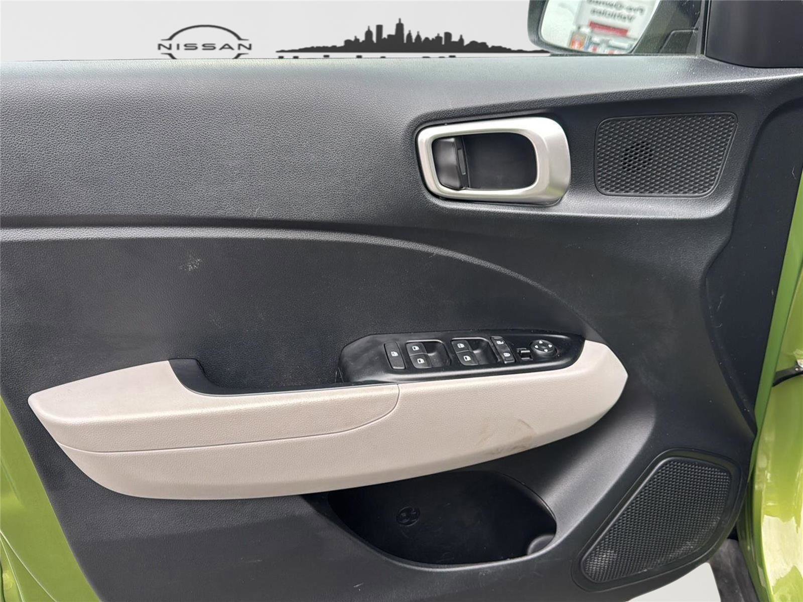 Used 2023 Hyundai Venue SEL w/ Cargo Package image 31