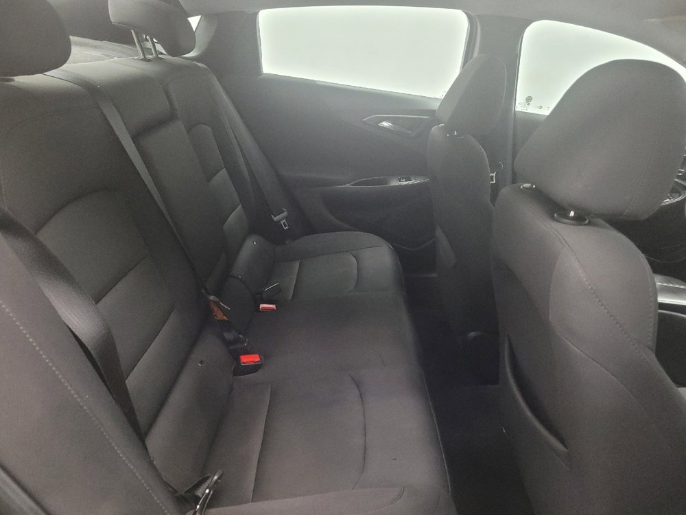 Used 2017 Chevrolet Malibu LT image 19