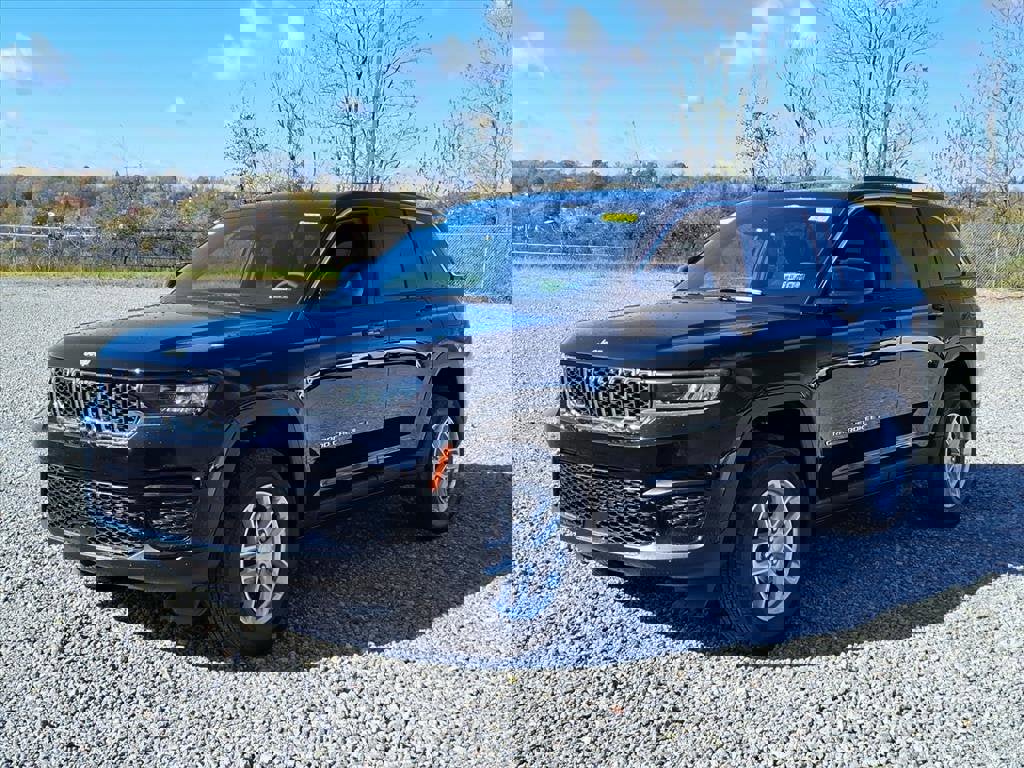 New 2025 Jeep Grand Cherokee Laredo X w/ Luxury Tech Group I video 2