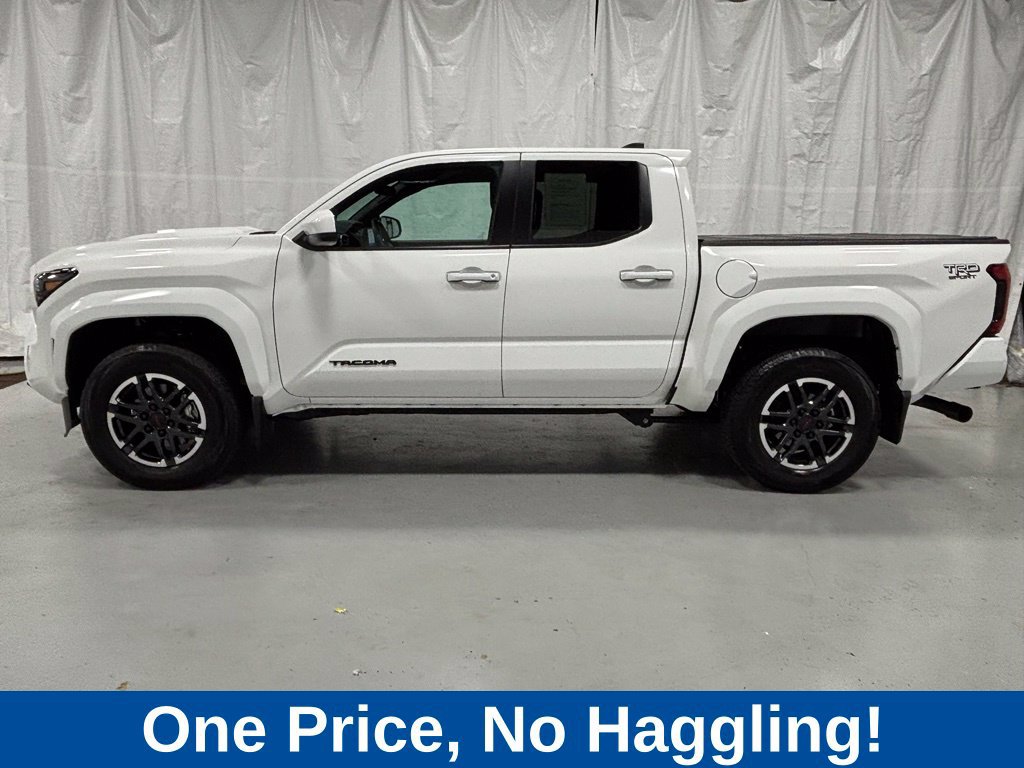 Used 2026 Toyota Tacoma TRD Sport AWD/4WD image 4