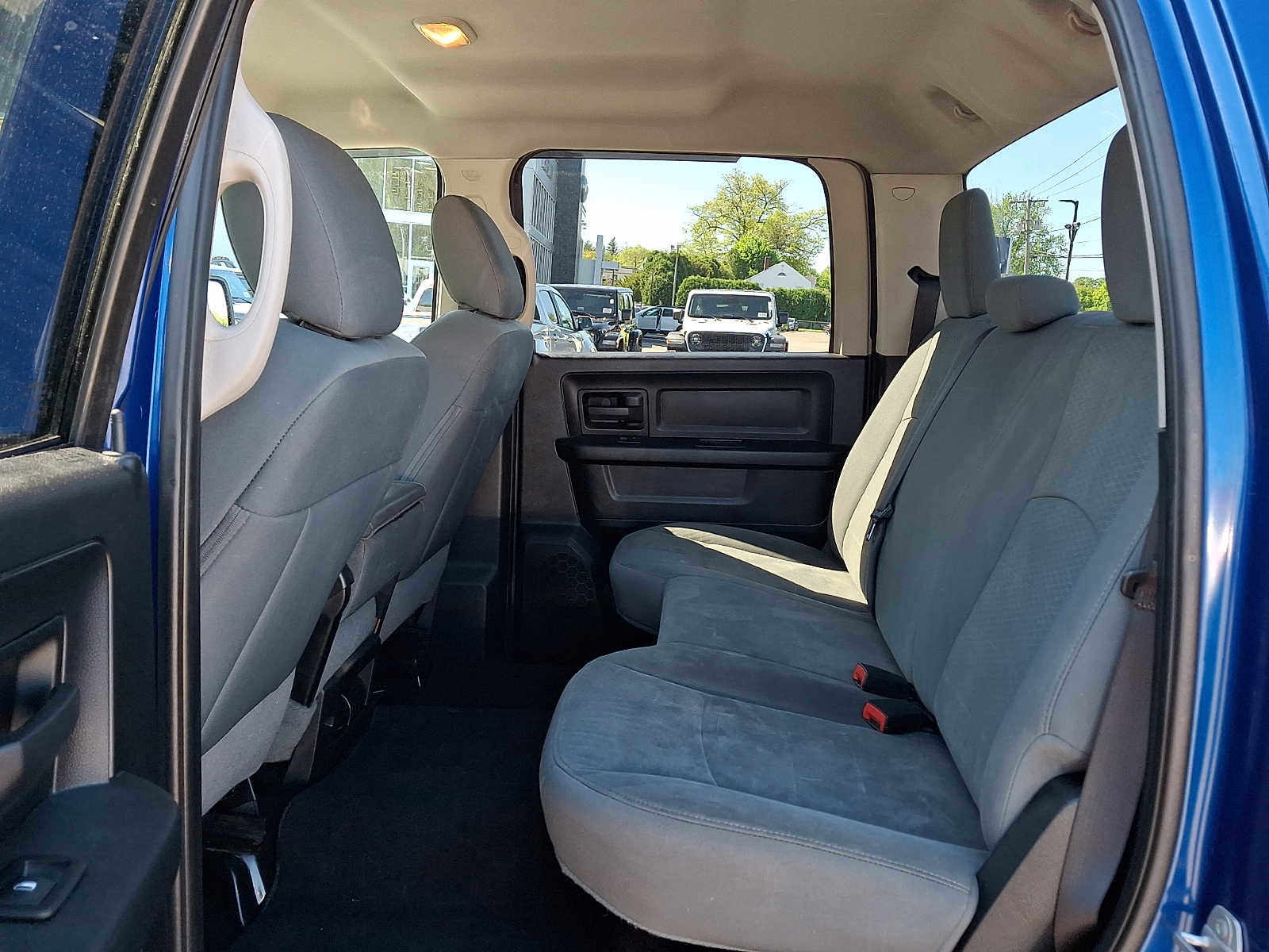 Used 2015 RAM 1500 Express AWD/4WD image 10