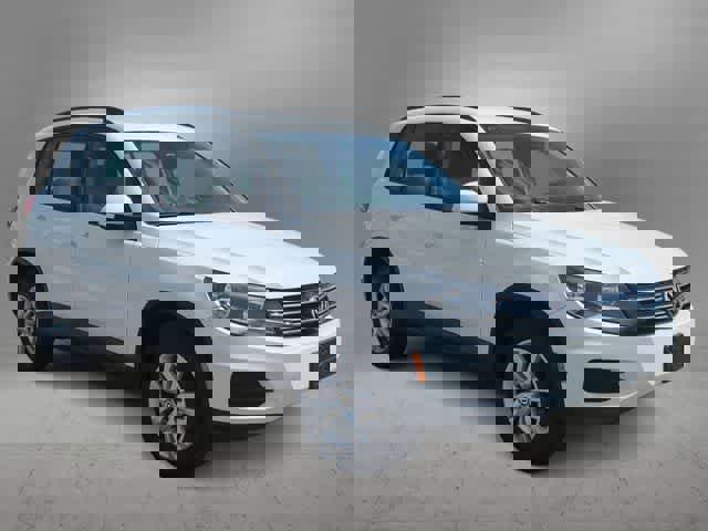 Used 2017 Volkswagen Tiguan S image 2