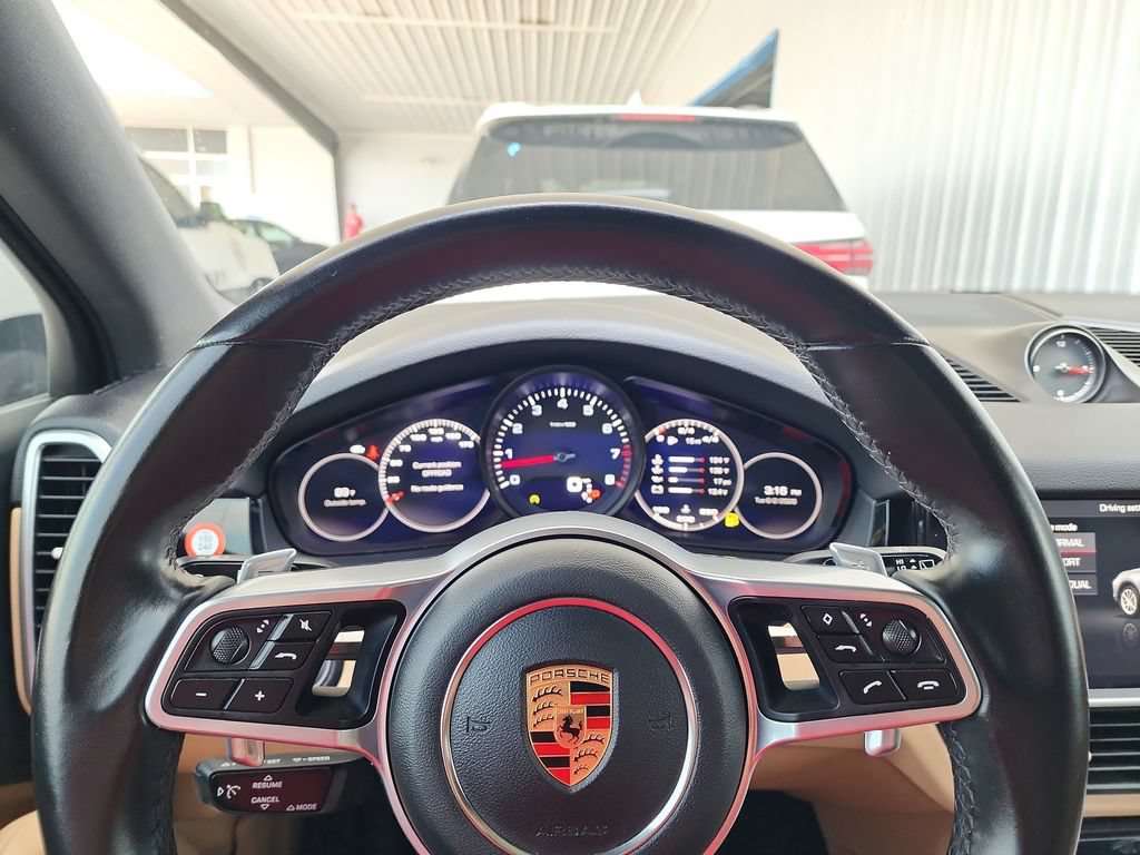 Used 2020 Porsche Cayenne AWD/4WD image 20