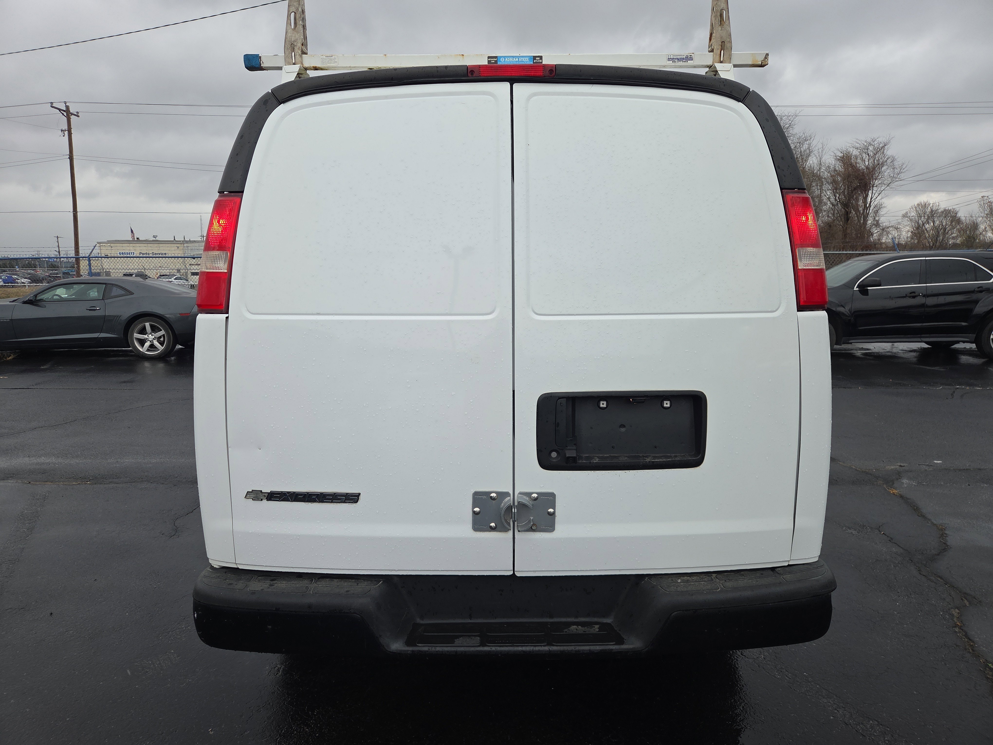 Used 2017 Chevrolet Express 2500 image 4