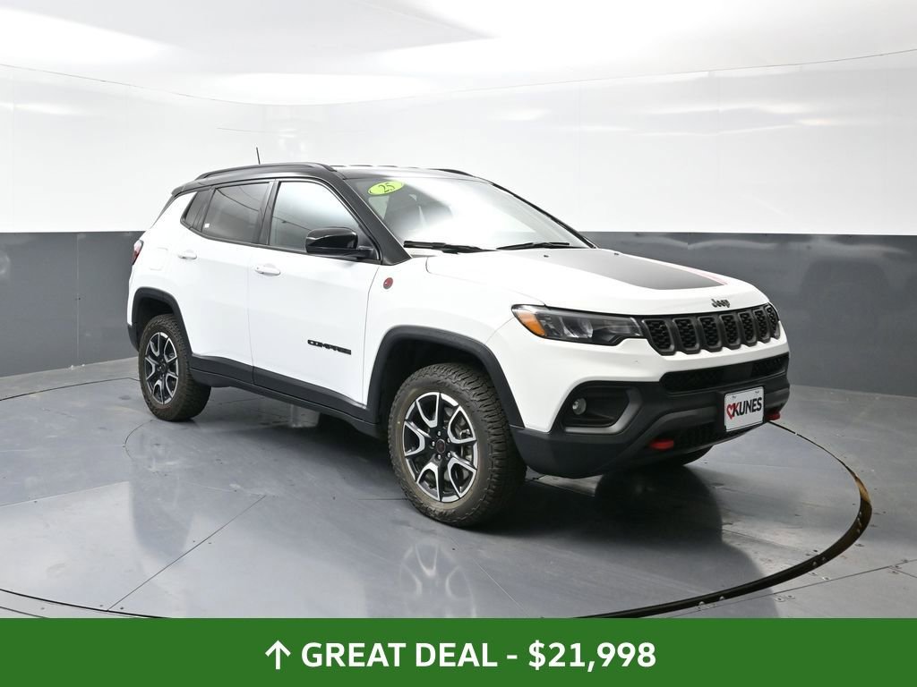 Used 2025 Jeep Compass Trailhawk w/ Trailer Tow Group image 4