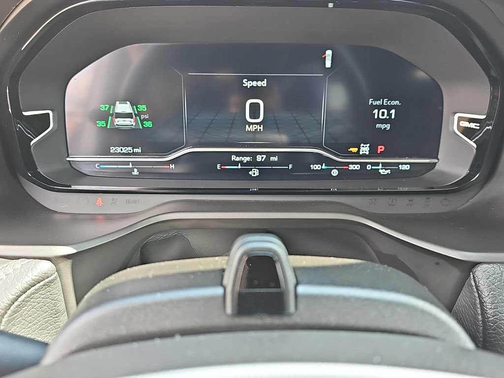 Used 2024 GMC Yukon Denali w/ Advanced Technology Package AWD/4WD image 32