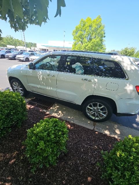 Used 2016 Jeep Grand Cherokee Summit AWD/4WD image 2