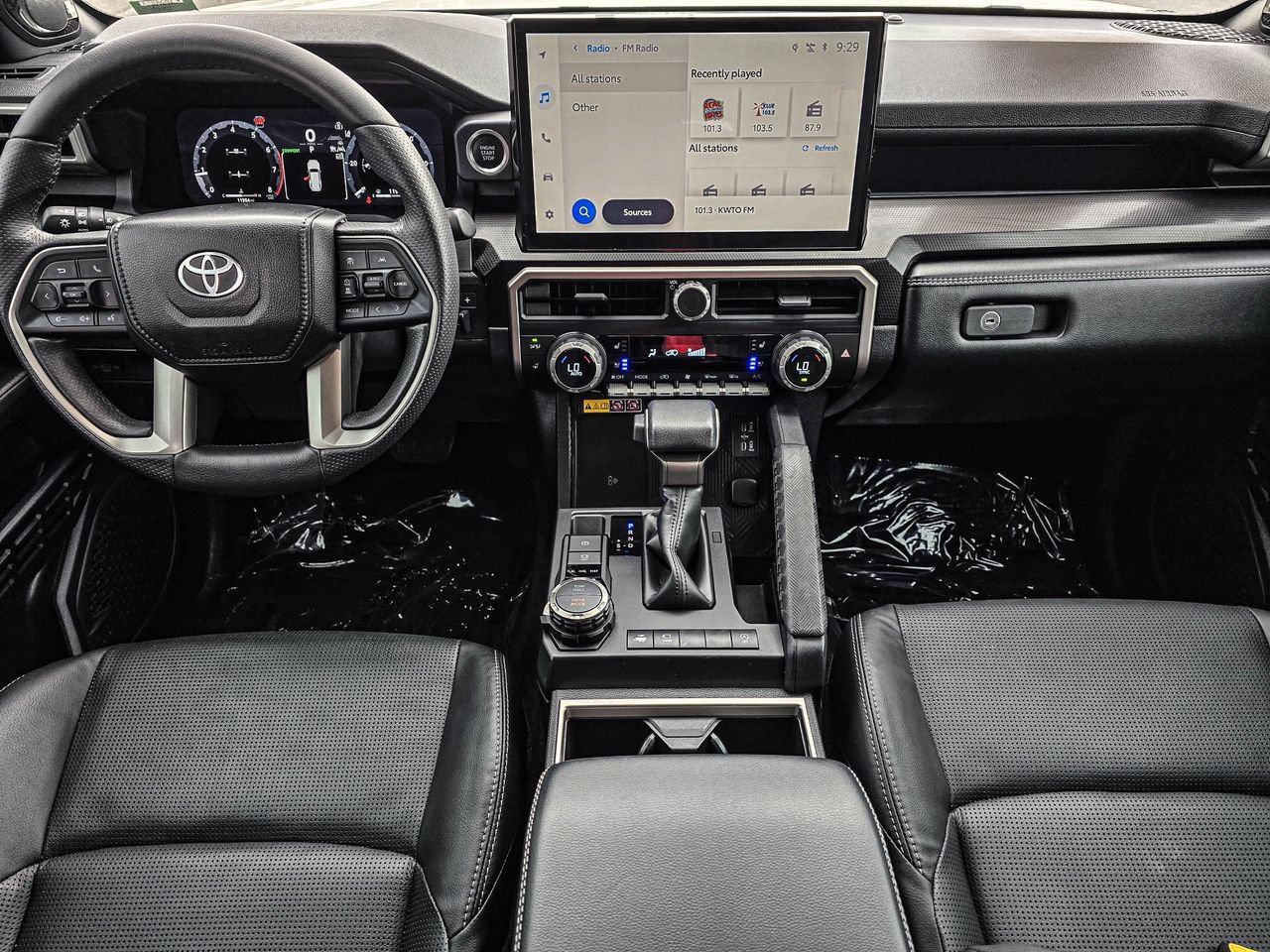 Used 2025 Toyota 4Runner Limited w/ Tow Technology Package AWD/4WD image 35