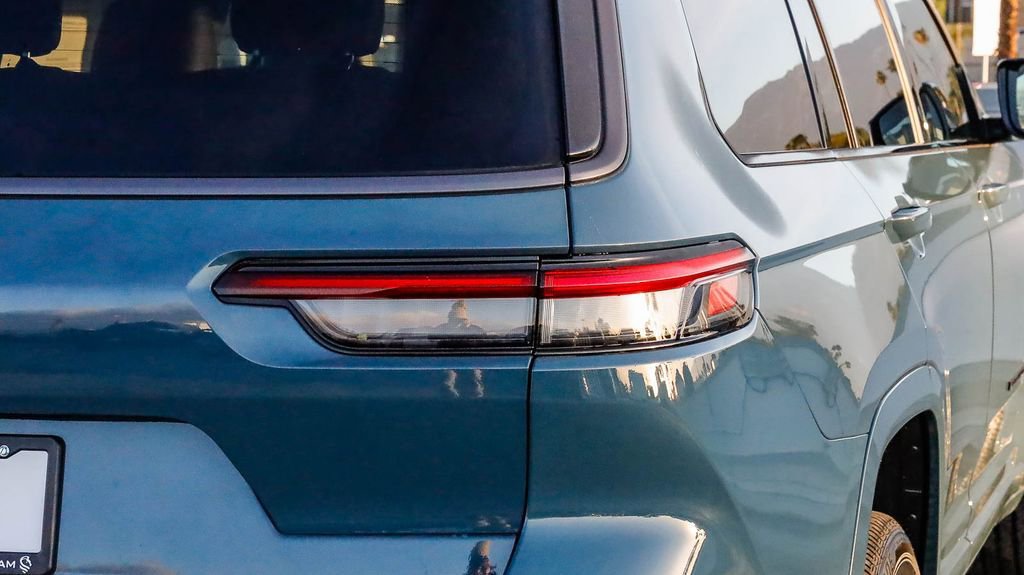 New 2026 Jeep Grand Cherokee L Limited AWD/4WD image 10