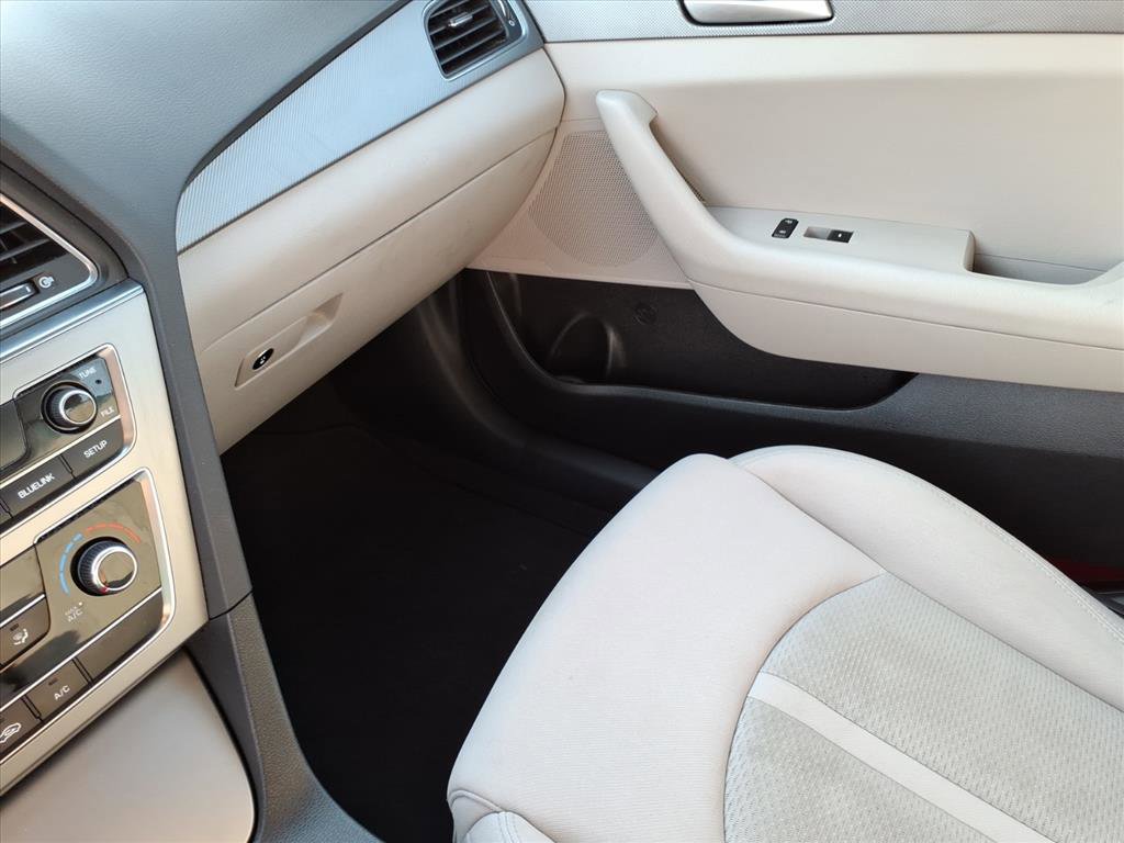 Used 2017 Hyundai Sonata SE FWD image 35