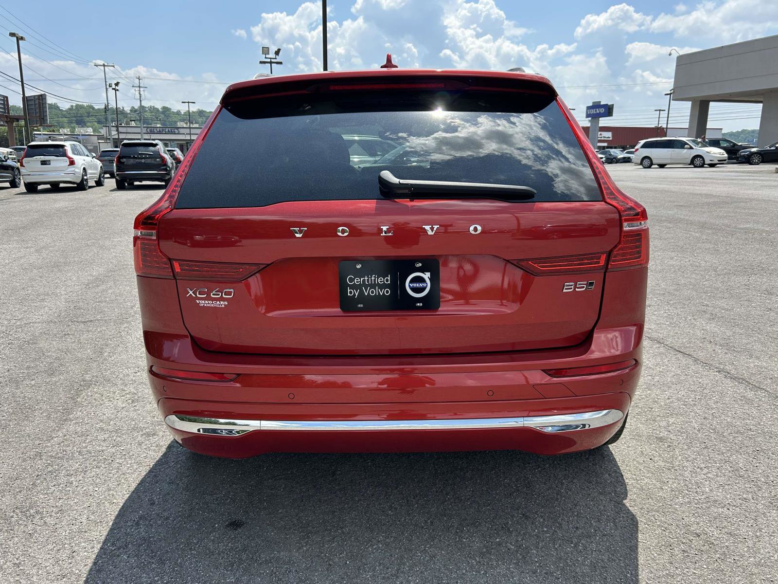 Certified 2023 Volvo XC60 B5 Plus w/ Climate Package AWD/4WD image 4
