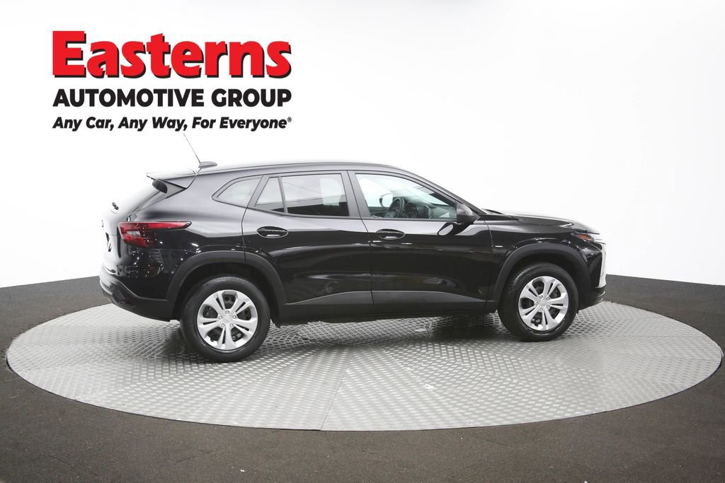 Used 2024 Chevrolet Trax LS FWD image 42