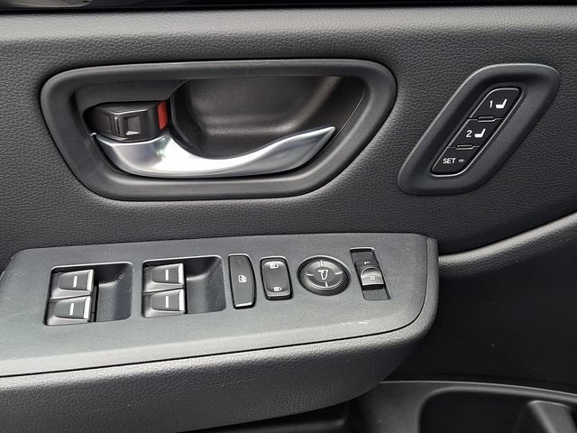 Used 2025 Honda Pilot Touring image 24