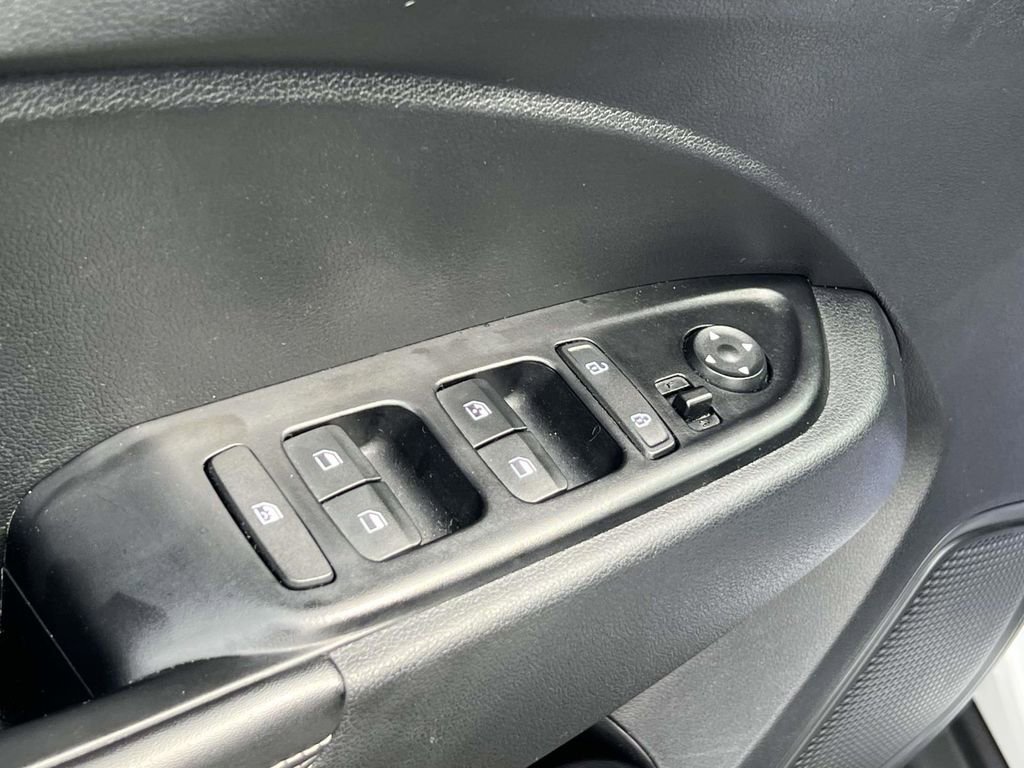 Certified 2023 Hyundai Venue Limited w/ Cargo Package image 17