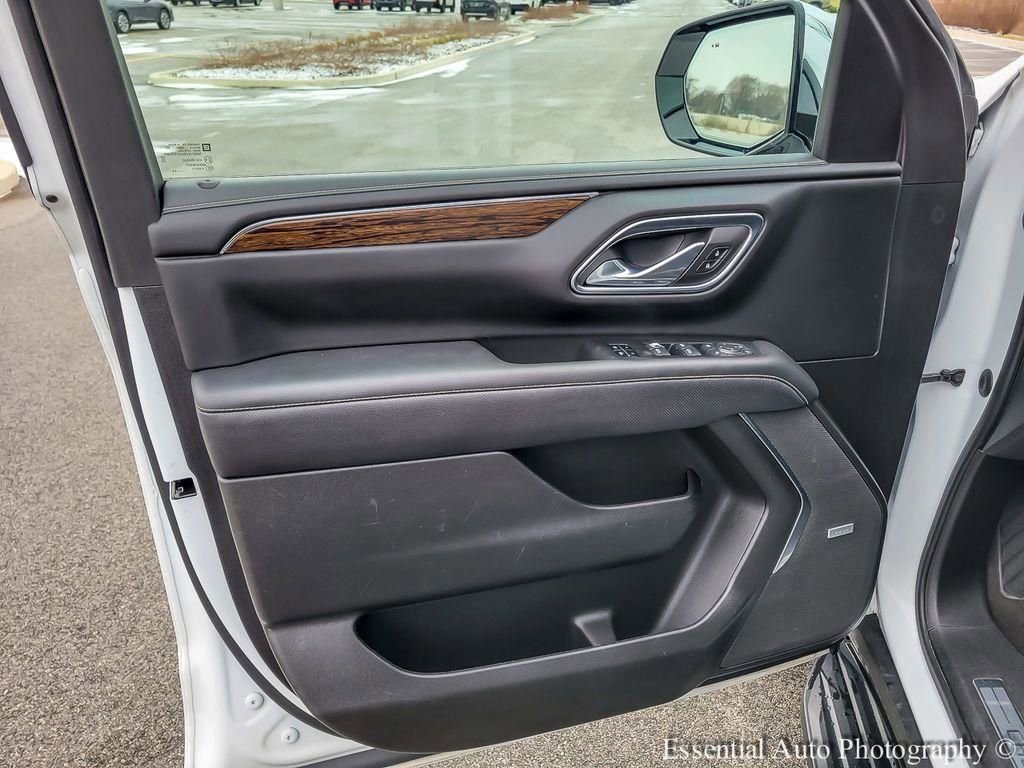 Used 2023 Chevrolet Suburban Premier image 24