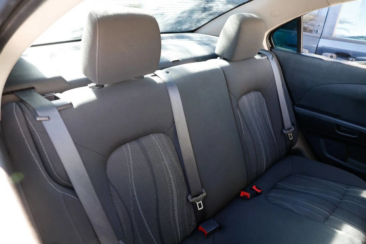 Used 2017 Chevrolet Sonic LT image 36