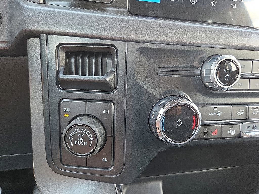 New 2025 Ford F150 XLT w/ Equipment Group 302A MID image 15