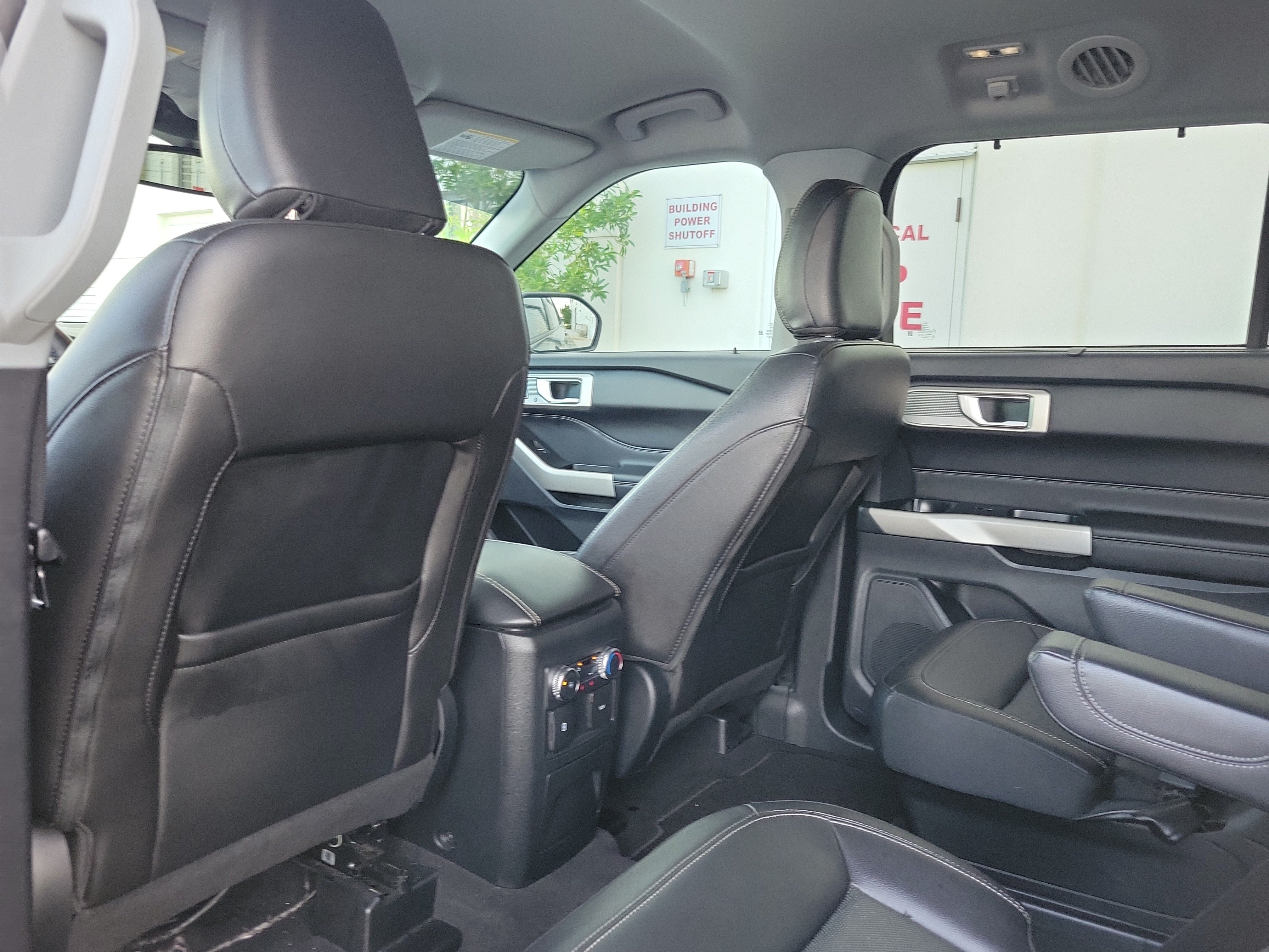 Used 2022 Ford Explorer Limited RWD image 15