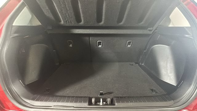 Used 2025 Hyundai Venue SEL FWD image 25