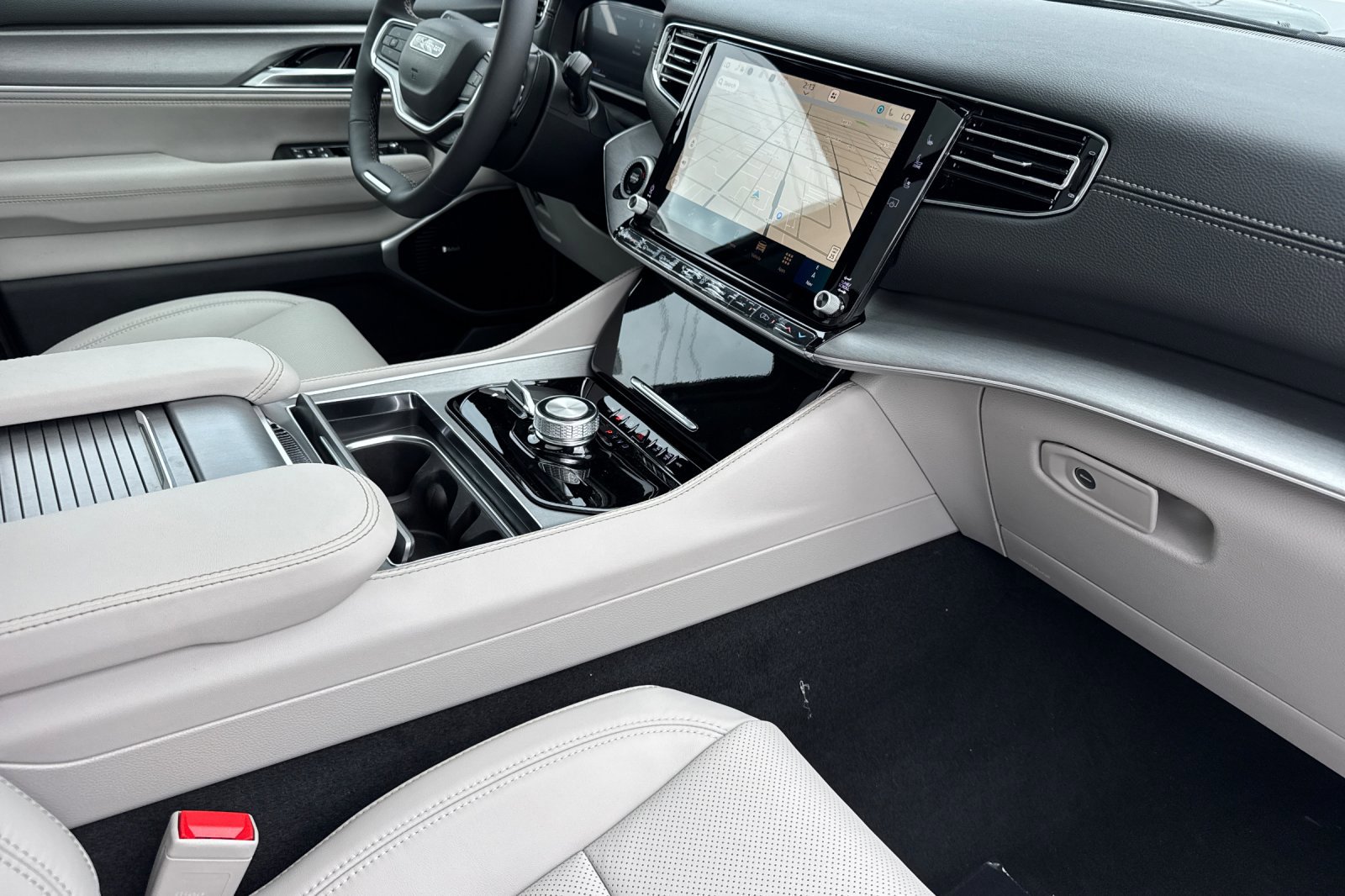 New 2026 Jeep Grand Wagoneer Limited AWD/4WD image 14
