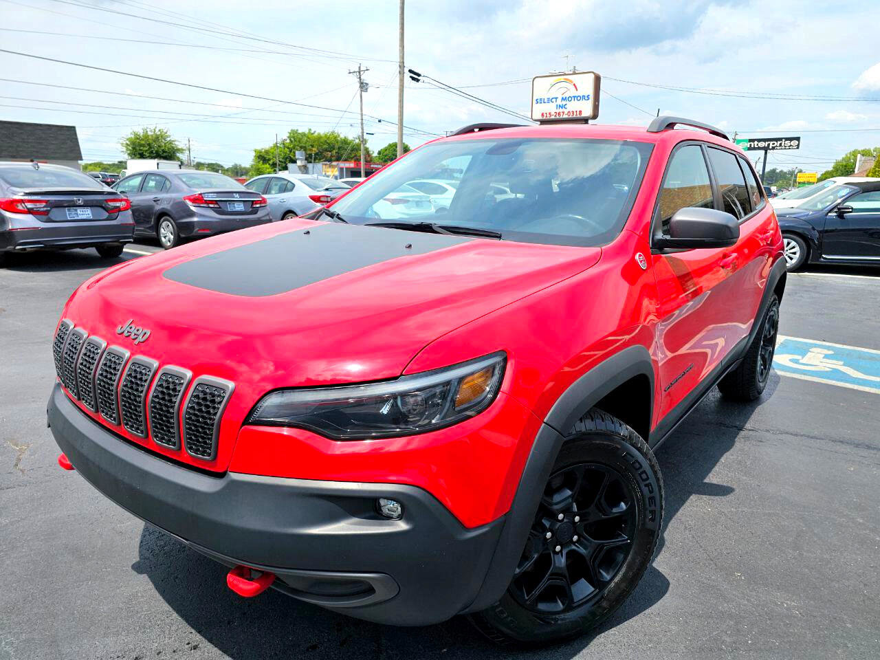 Used 2019 Jeep Cherokee Trailhawk w/ Cold Weather Group image 2