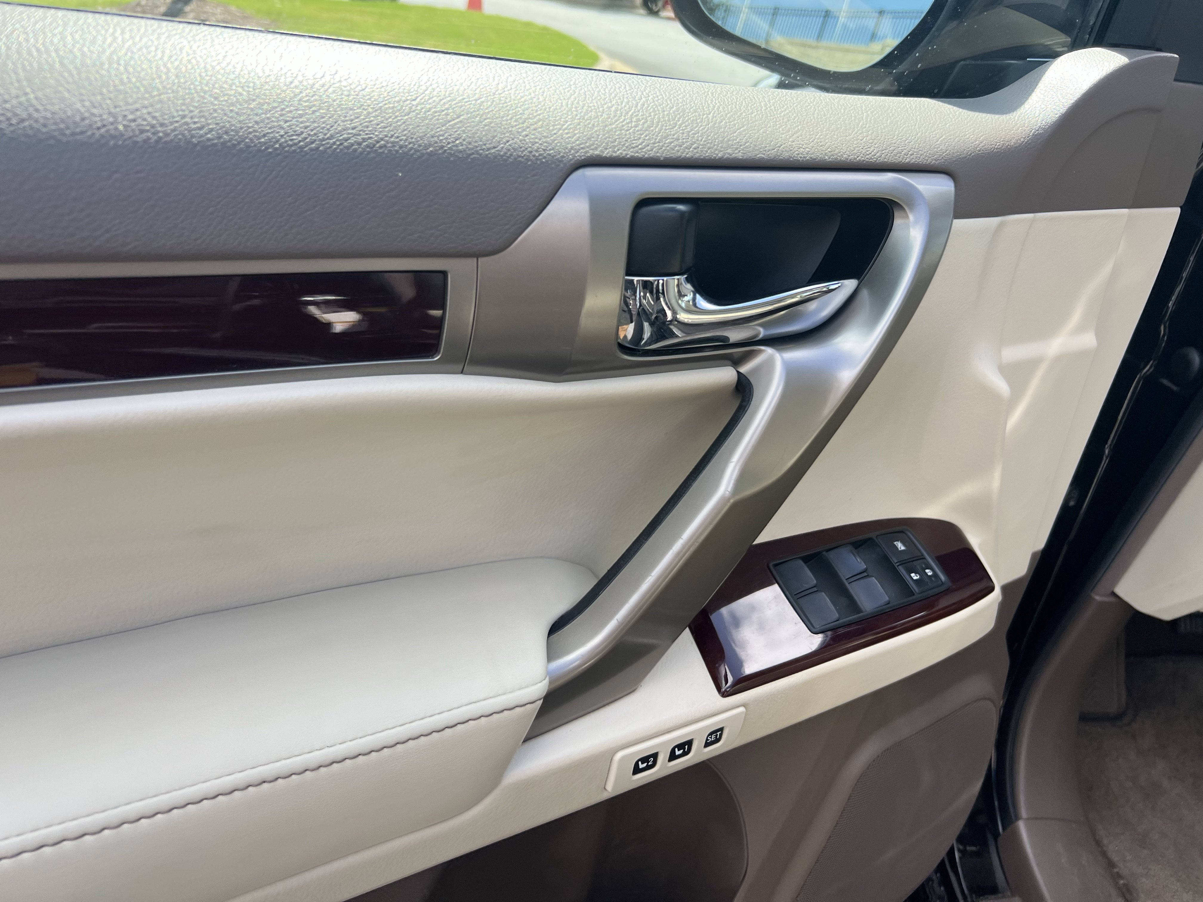 Used 2019 Lexus GX 460 Premium w/ Premium Package AWD/4WD image 14