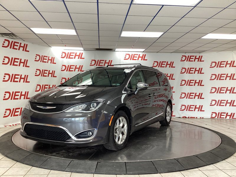 Used 2019 Chrysler Pacifica Limited FWD image 3
