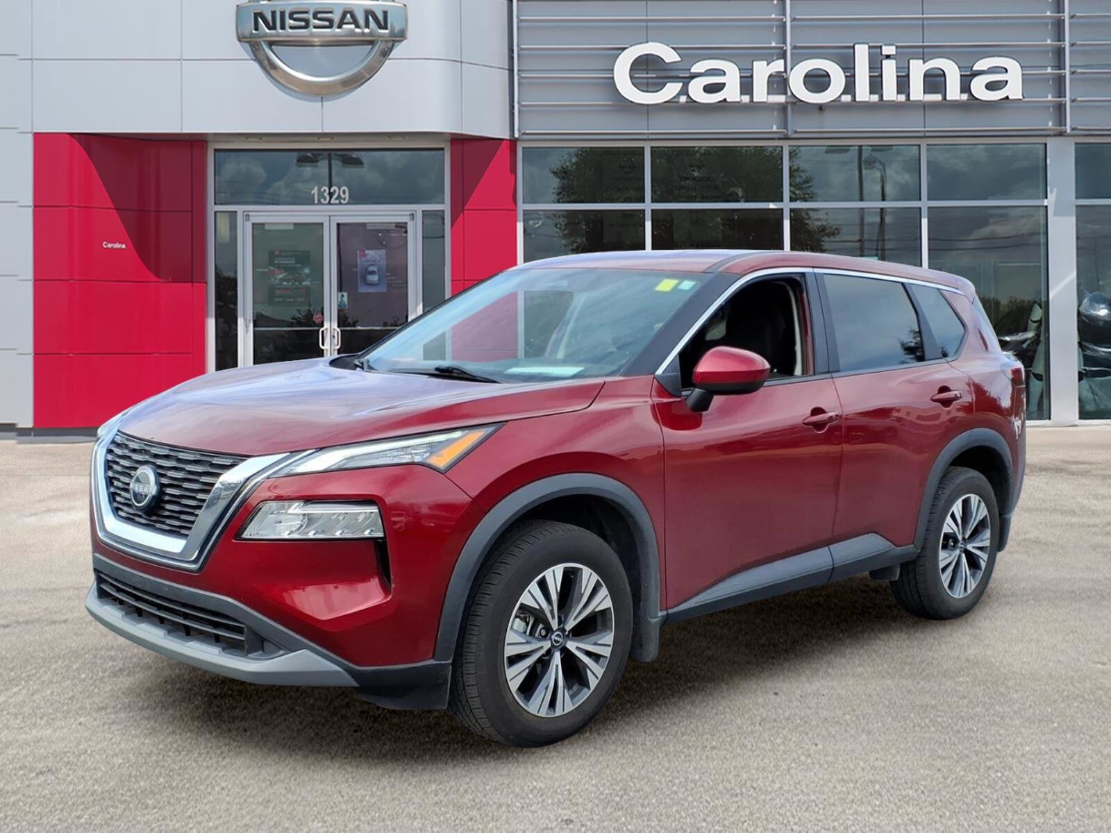 Used 2023 Nissan Rogue SV FWD image 3