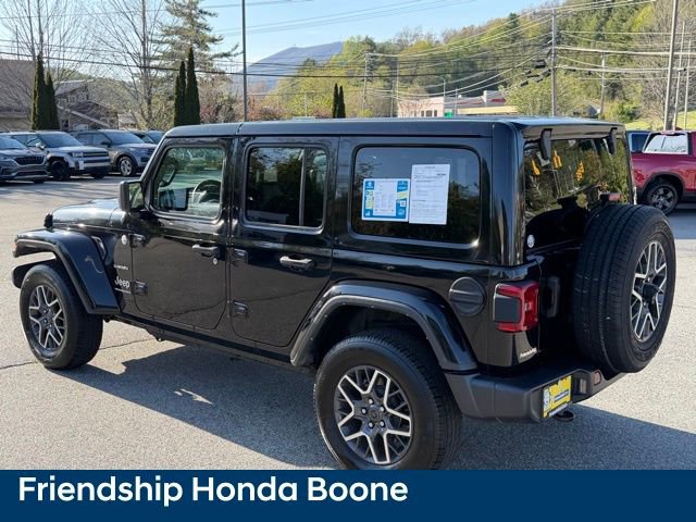 Used 2024 Jeep Wrangler Sahara image 8