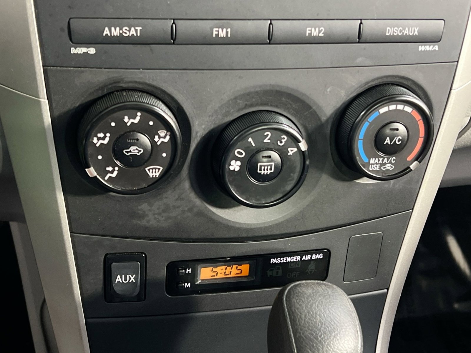 Used 2010 Toyota Corolla LE image 24