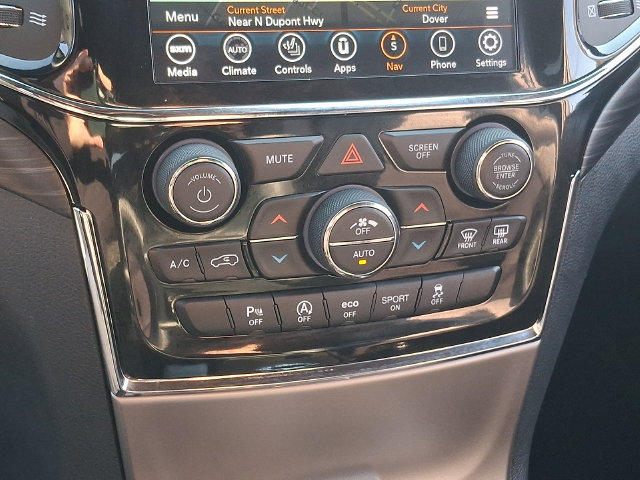 Used 2020 Jeep Grand Cherokee Altitude AWD/4WD image 16
