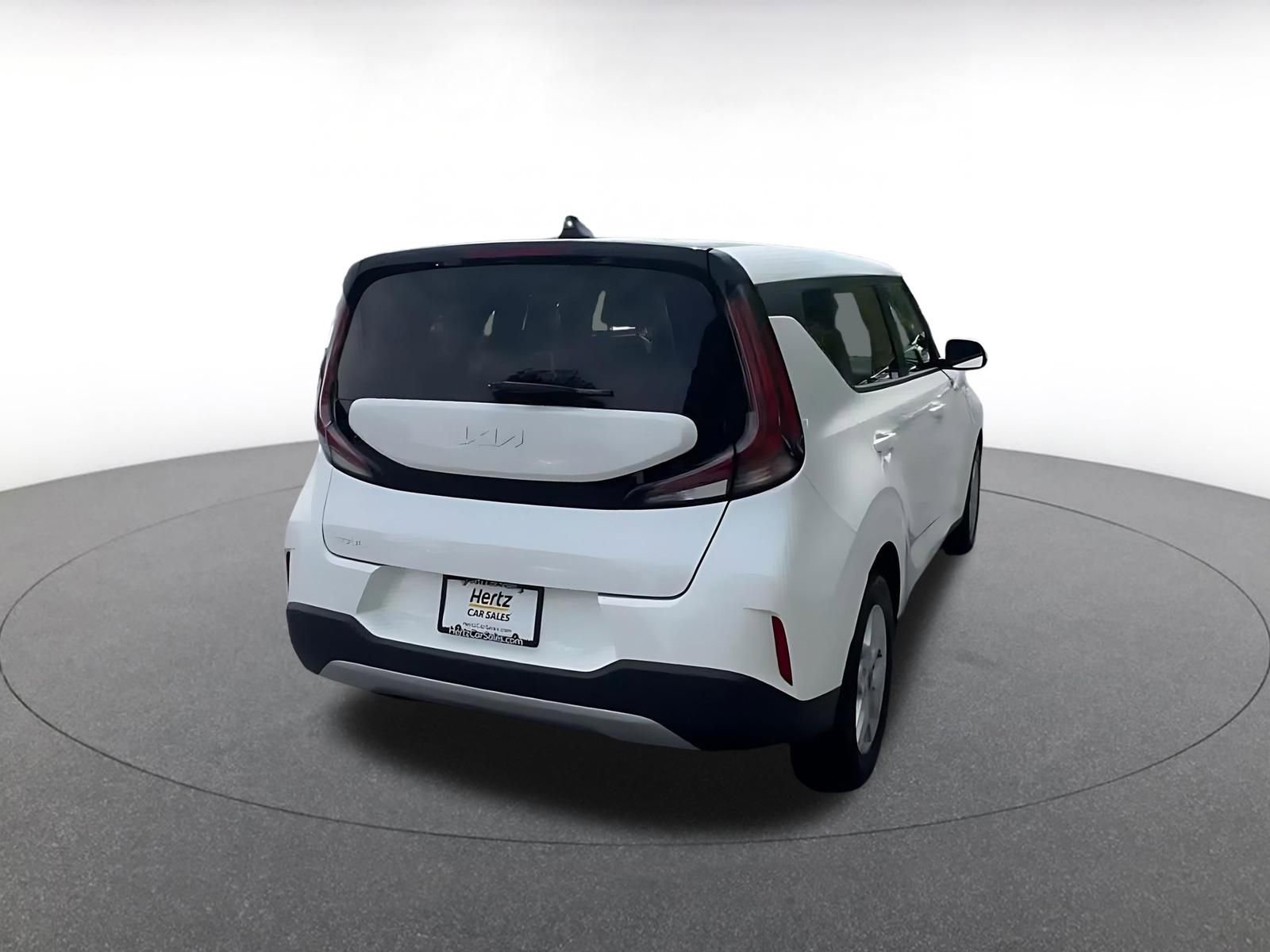 Used 2025 Kia Soul LX w/ LX Technology Package FWD image 14