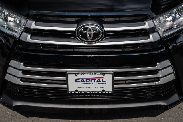 Used 2019 Toyota Highlander XLE AWD/4WD image 10