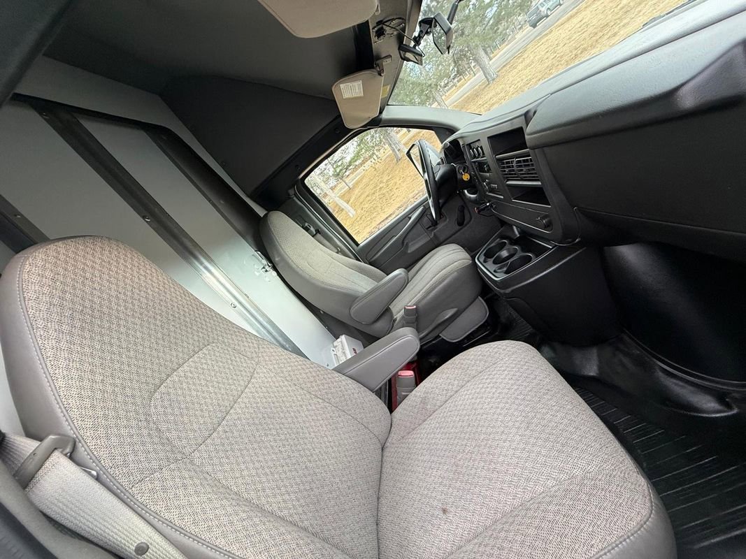 Used 2013 Chevrolet Express 3500 RWD image 18