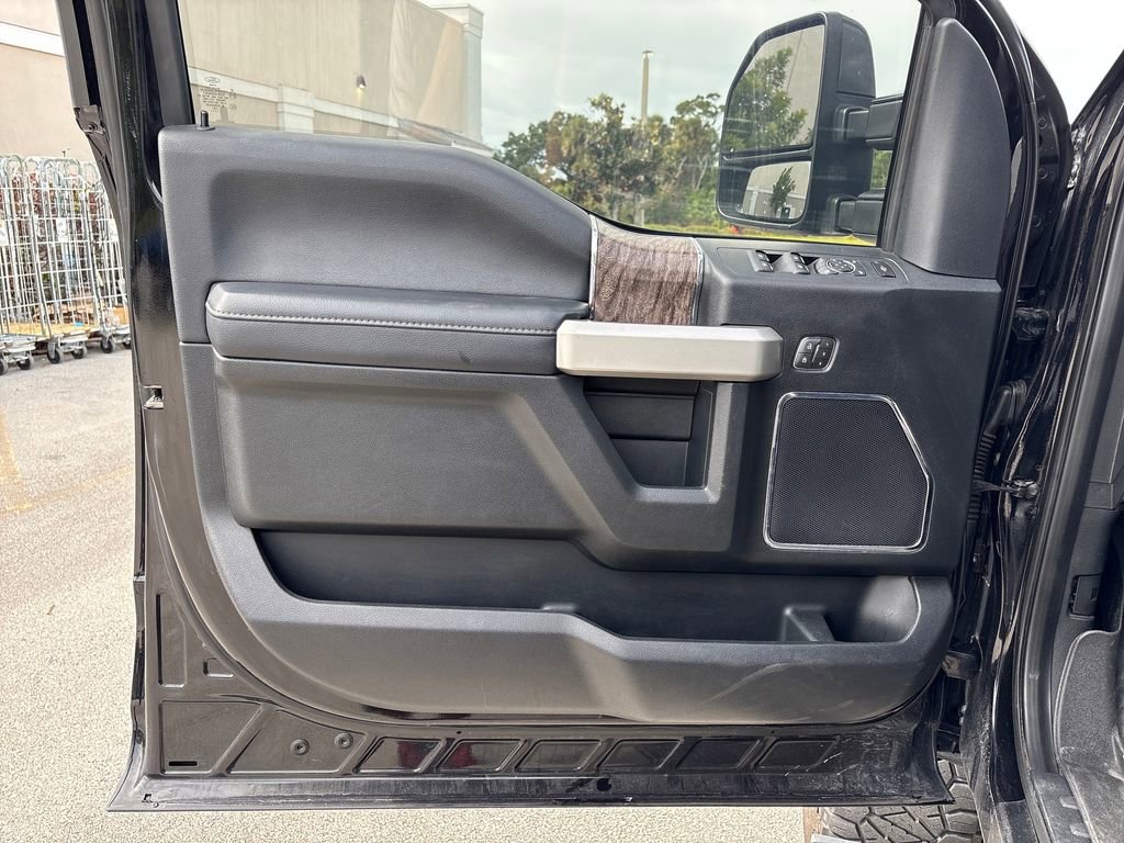 Used 2019 Ford F250 Lariat w/ Lariat Value Package image 27