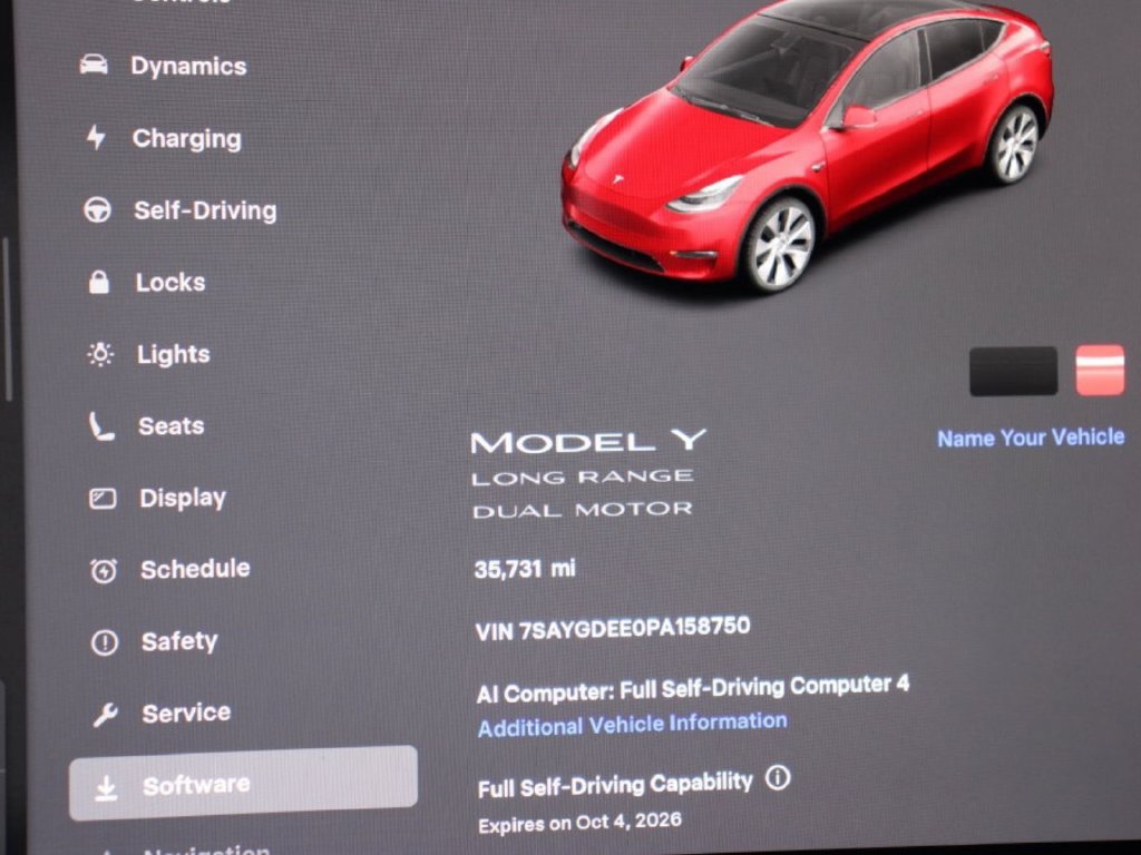 Used 2023 Tesla Model Y Long Range AWD/4WD image 23