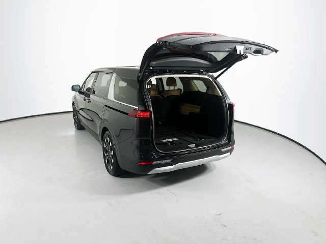 Used 2024 Kia Carnival EX FWD image 27